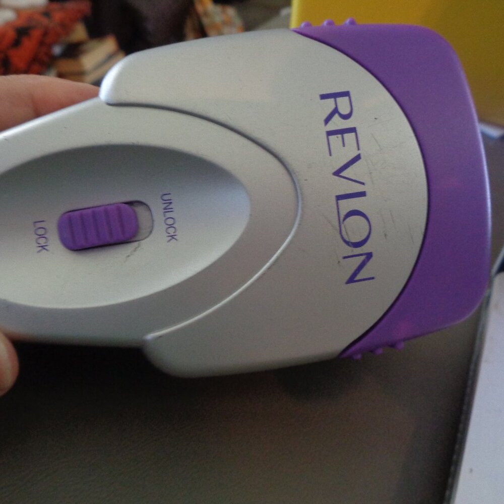 Revlon Palm Flat Iron Hair Straightener Styler Smoother Style to Go